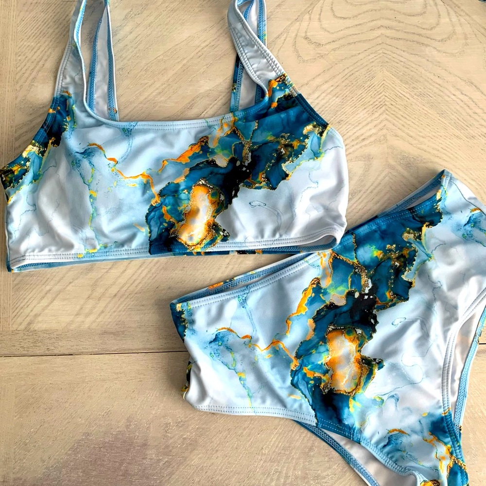 High Waist 2 piece padded marbled bathing suit from Shein. Sz small. Never worn